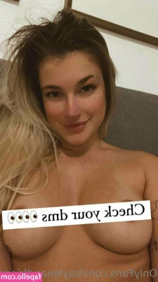 bayleeandfriends - i like my showers steamy