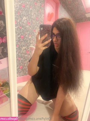 promiscuousd0l1 - boys who know how to serve Mommy and start communication with tips