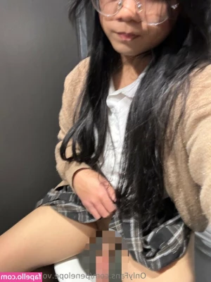 penelope_candyy [ penelope-candyy ] - Te dejarías que te la chupe?🥵 @canabbis420