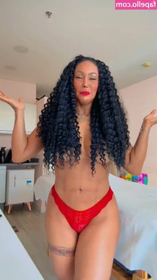 Rosiane Pinheiro [ rosiane-pinheiro ] - leave me a cute lil tip if you d like to see more with my fuck machine