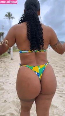 Rosiane Pinheiro [ rosiane-pinheiro ] - Was horny asf