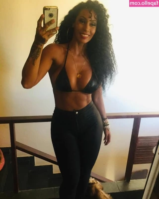 Rosiane Pinheiro [ rosiane-pinheiro ] - Giving my best angle with  hernankatz and  leo_cki