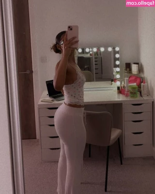 Jordan Hersey [ jordan-hersey ] - Come Over  I ll be waiting here on the bed