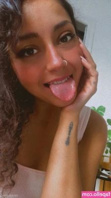 renne.miau [ renne-miau ] - bit of lip bit of nip