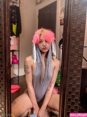 Bxbyfxg - I’m offer my panties and a free pic included for a very SPECIAL