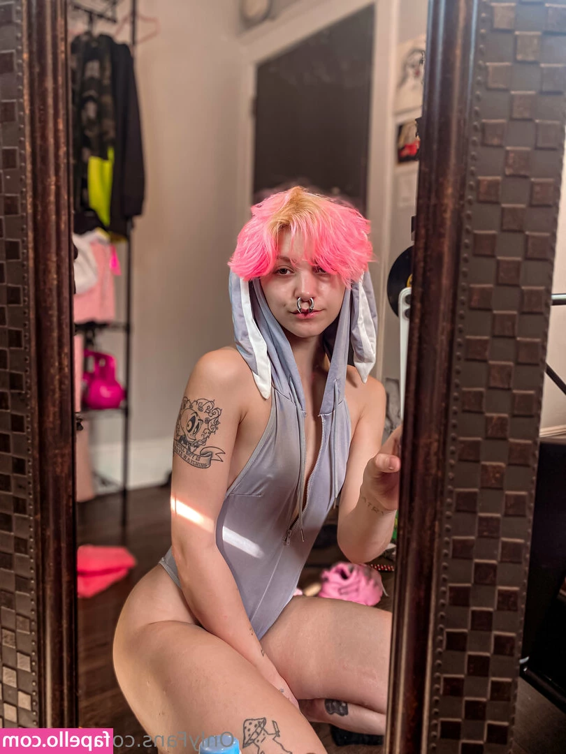 Bxbyfxg - two is better than one 🤭😈 don’t you think!? dm me if you want