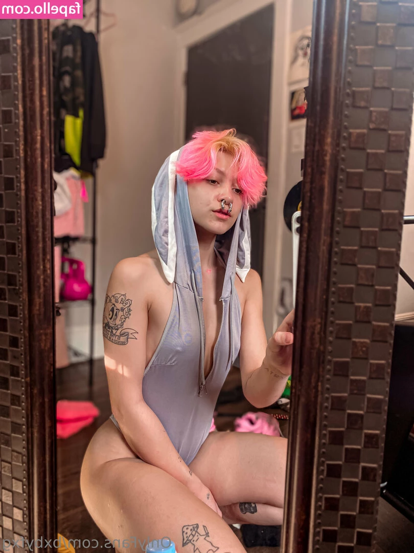 Bxbyfxg - I wasn't sure how felt about this sanrio half-top but I found shorts