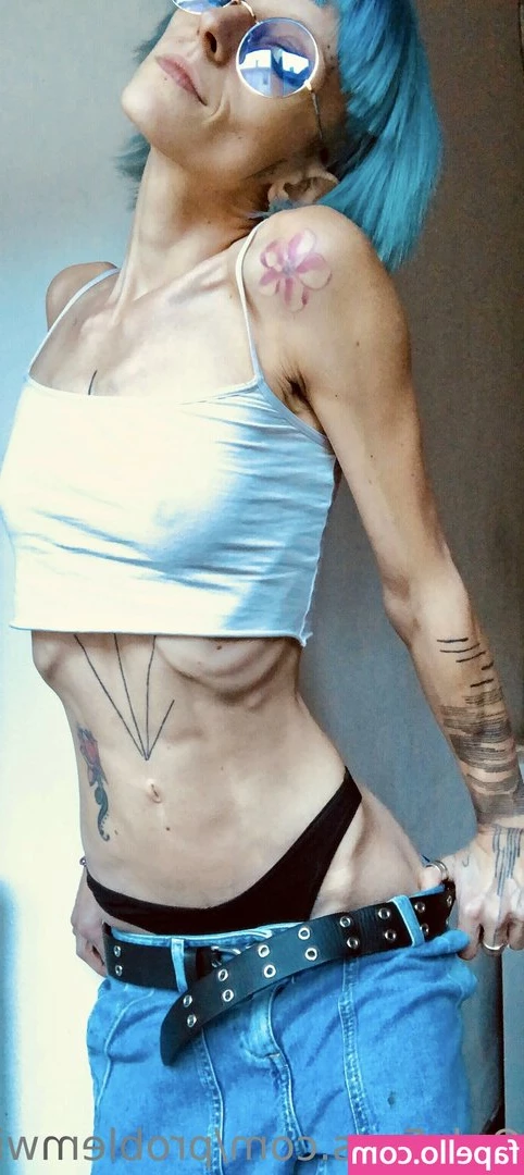 problemwiththesun - I think I need a tan, what do y’all think?   Happy Sunday 💜