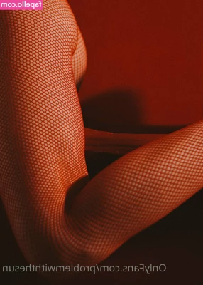 problemwiththesun - Which hole are you offering to daddy
