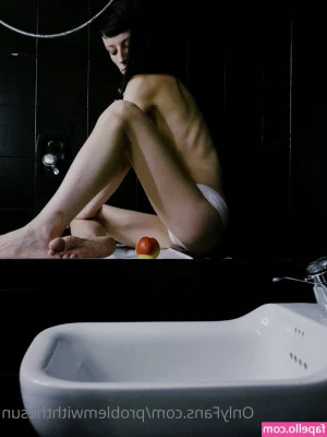 problemwiththesun - Don't you want to taste every inch of my body? 😈