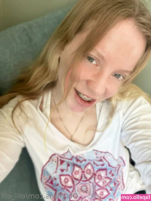 elli_elli [ elli-elli ] - Omg today was a good day I got the job at McDonald s  I m really
