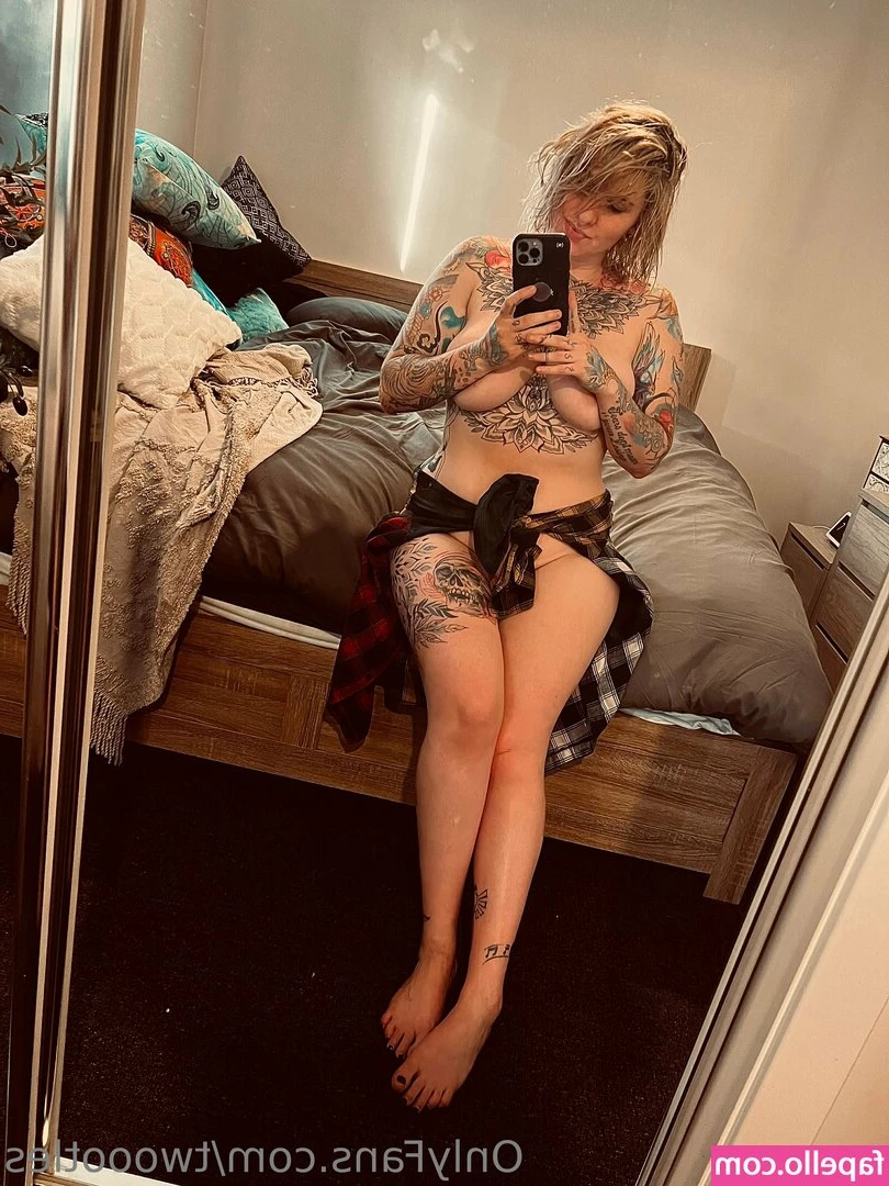twoootles - This sweet babe  lina_cherry dreams of showing all her charms  big