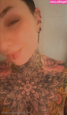 twoootles - Special pic in chat