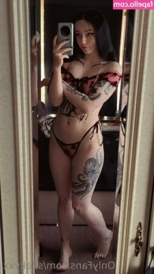 shakyxx - Titties @brea77rose @lucyymfc