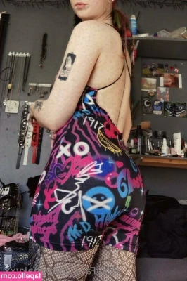 shakyxx - Topless (.)(.)