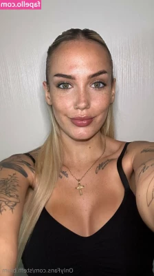 Steffi Blum [ steffi-blum ] - My wife @vinnareed_ gives amazing cockplay...😈🔥