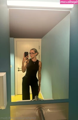 Steffi Blum [ steffi-blum ] - Another 4 hands preview 😈😈