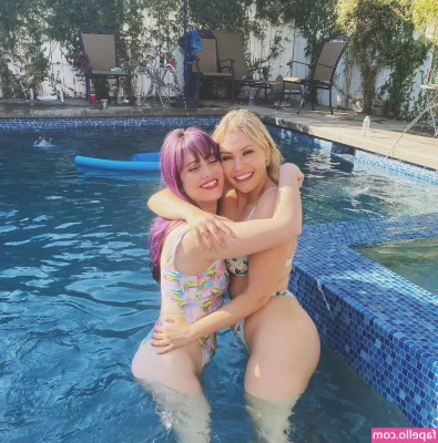 Whitney Moore [ whitney-moore ] - Walking into your subspace like