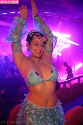 kit-kat-khaos - Plenty more where that came from  Full video is available by DM