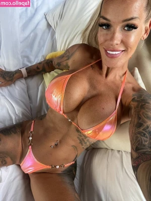 Tiffy Hollywood [ tiffy-hollywood ] - pov  te descargaste tiktok premium