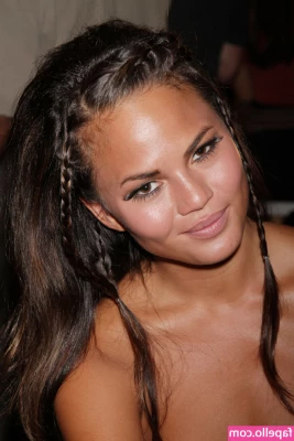 Chrissy Teigen [ chrissy-teigen ] - Cheeky