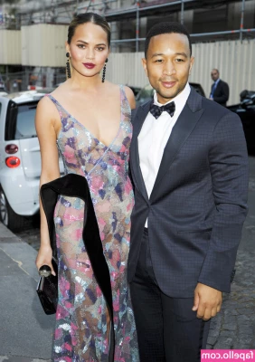 Chrissy Teigen [ chrissy-teigen ] - 43 for my dear Kitty