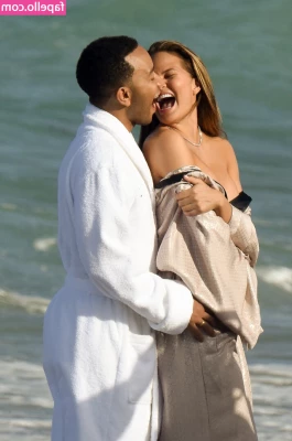 Chrissy Teigen [ chrissy-teigen ] - Good night babes pleasee spoil me daddy And I ll send u all the part 1