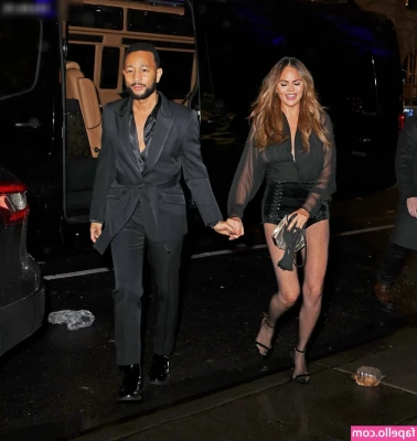 Chrissy Teigen [ chrissy-teigen ] - i ve lost 10lbs  i know it s not a lot but it s in about the last 10
