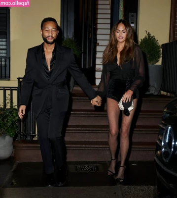 Chrissy Teigen [ chrissy-teigen ] - Hi my loves 🌸 As many of you know i was hit by a car and my leg