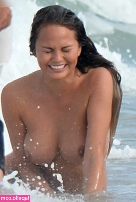 Chrissy Teigen [ chrissy-teigen ] - swipe for a surprise ✨✨