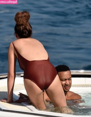 Chrissy Teigen [ chrissy-teigen ] - Naughty... with @justasoccerboi 🤤👅🍆