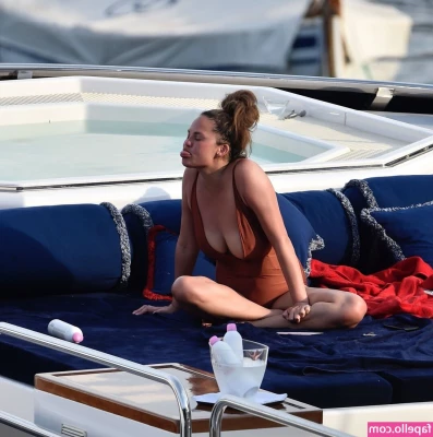 Chrissy Teigen [ chrissy-teigen ] - put it in my ass