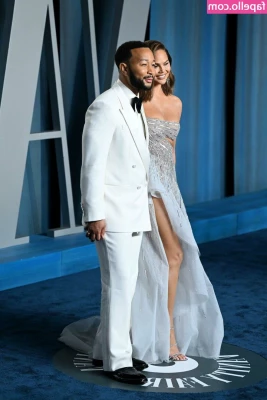 Chrissy Teigen [ chrissy-teigen ] - I’m going to continue to send extras to people with rebill on from