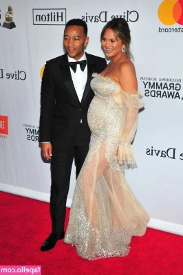 Chrissy Teigen [ chrissy-teigen ] - Take your cock and pay me a visit    blondiebeavip