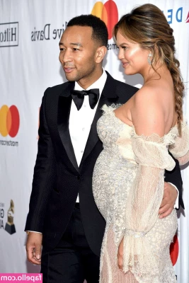 Chrissy Teigen [ chrissy-teigen ] - cum