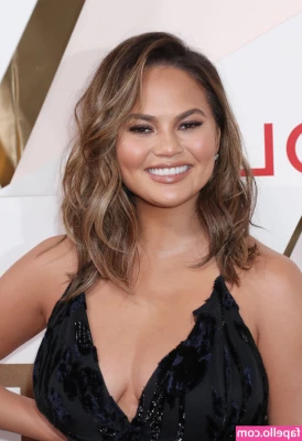 Chrissy Teigen [ chrissy-teigen ] - so many people ask about my face and the reason is that I actually