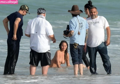 Chrissy Teigen [ chrissy-teigen ] - What should I film tonight for you