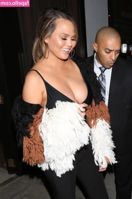 Chrissy Teigen [ chrissy-teigen ] - Modeling is not just beauty and smile. It takes boldness and style.