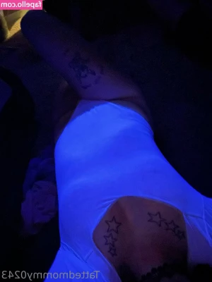 tattedmommy0243 - Hello sexy Am feeling verrrrrry sensual  a contrast to my usual