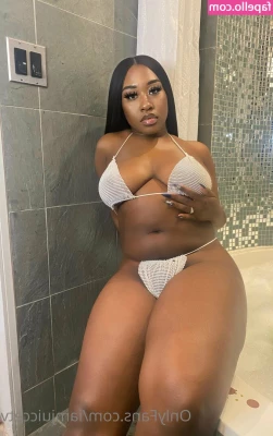 iamjuiccetv - You wanna cuddle? 😝