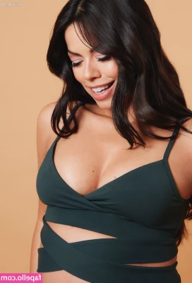Fernanda Brandao - Take a look infront the from behind