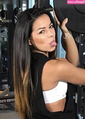Fernanda Brandao [ fernanda-brandao ] - Hellooo boys
