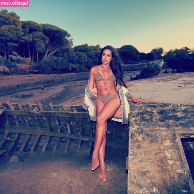 Fernanda Brandao [ fernanda-brandao ] - It's hump day. Who are you humping? 💦💋
