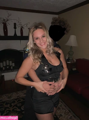 Gracie Diewald [ gracie-diewald ] - My boobs barely fit in my LARGE bra!! 😱