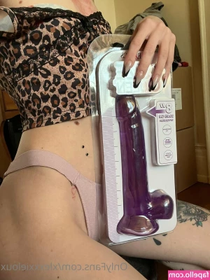 xlexxxieloux - Wouldn t they look amazing on your masters  feet  Tip me to get them 