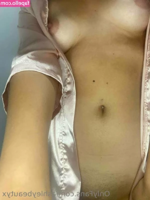 ashleybeautyx - hotvalentinaxxx    𝑴𝒚 𝒇𝒓𝒊𝒆𝒏𝒅 𝒉𝒂𝒔