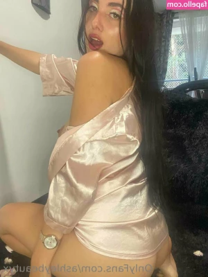 ashleybeautyx - Hello Guys go to follow me
