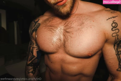 yesbrawnfree - It s hard not to grab when I m getting ready