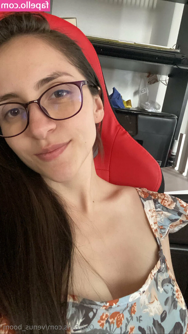 venus_boom [ venus-boom ] - Vidcall baby? 🔥🤗 write me 💦🥰