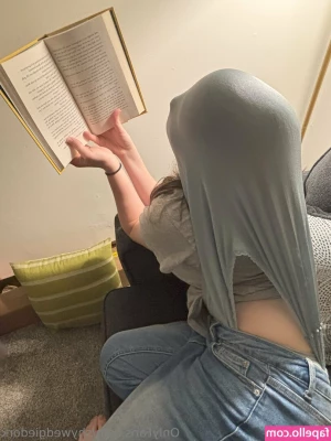 shywedgiedork - INTERESTED IN A SQUIRTING   CUSTOM  DM ME BABE